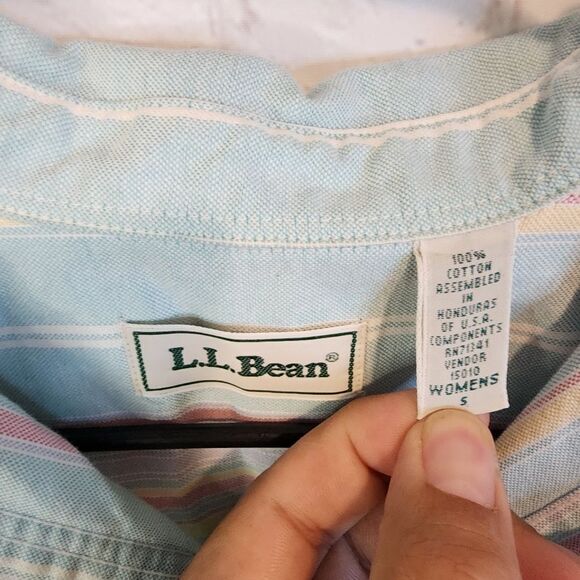Women's L.L. Bean longsleeve button down shirt, size Small - Picture 3 of 4